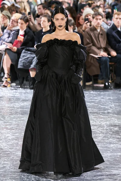 Look 28
